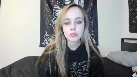 Snapshot of luna_lovelyy chatting on 11-13-25, 06:56 Luna online show from 11-13-25, 06:56