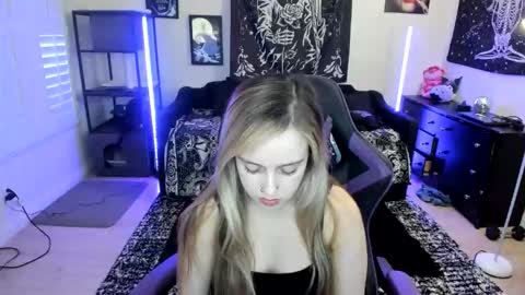 Luna online show from 03-30-26, 10:44