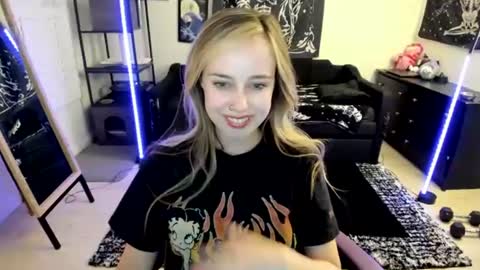 Luna online show from 07-13-26, 02:47