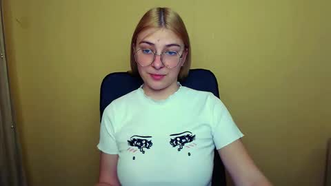 Luna online show from 01-10-25, 11:22