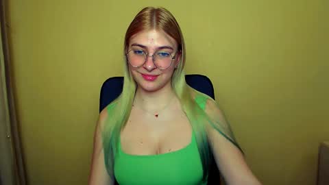 Luna online show from 01-23-25, 11:26