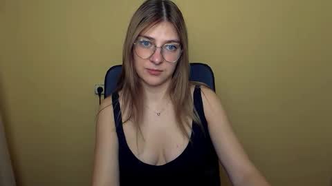 Luna online show from 11-05-25, 10:04