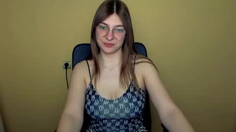 Luna online show from 04-21-26, 07:47