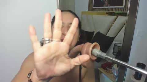 luna_naughty1 online show from 01-13-26, 10:42