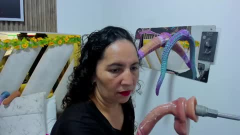 Snapshot of luna_naughty1 chatting on 06-01-26, 05:58 luna_naughty1 online show from 06-01-26, 05:58