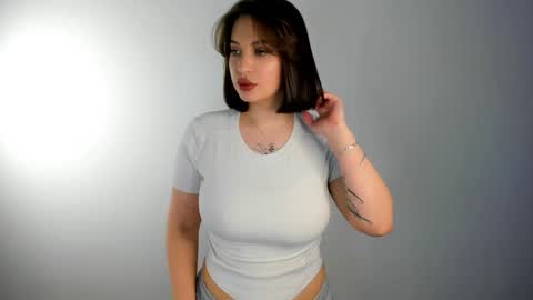 Luna online show from 04-30-26, 12:11