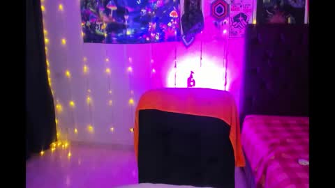 Snapshot of luna_ray420 chatting on 01-07-26, 04:09 MISS LUNA online show from 01-07-26, 04:09