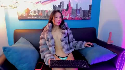 Snapshot of luna_roose1 chatting on 05-22-26, 02:01 Luna Rosse online show from 05-22-26, 02:01