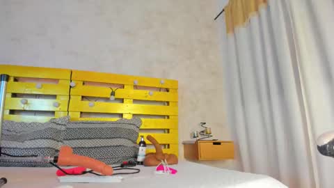 Luna online show from 12-02-25, 10:42