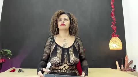 Snapshot of luna_smit_ chatting on 11-28-25, 11:07 Luna online show from 11-28-25, 11:07