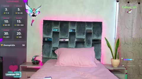 Snapshot of luna_sophya chatting on 10-25-25, 08:03 luna_sophya online show from 10-25-25, 08:03
