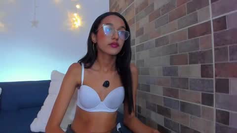 luna_valen online show from 12-16-25, 10:37
