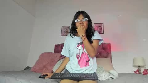 luna_velveth1 online show from 03-03-26, 02:39