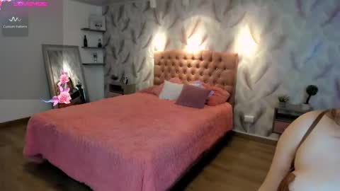 Snapshot of luna_volk chatting on 09-26-25, 03:32  Luna online show from 09-26-25, 03:32