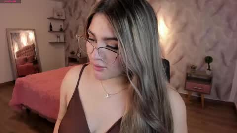 Snapshot of luna_volk chatting on 10-08-25, 02:53  Luna online show from 10-08-25, 02:53