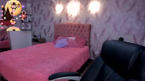 Snapshot of luna_volk chatting on 10-14-25, 02:45  Luna online show from 10-14-25, 02:45