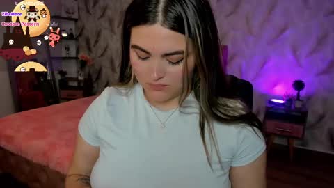 Snapshot of luna_volk chatting on 10-23-25, 02:22  Luna online show from 10-23-25, 02:22