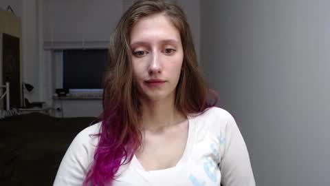 L U N A  online show from 11-10-25, 06:34