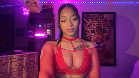 lunaa_11 online show from 05-01-26, 05:12