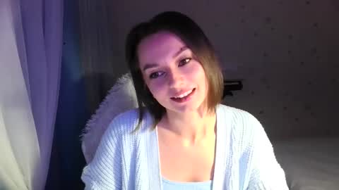 lunaa_bluee online show from 10-24-25, 04:25