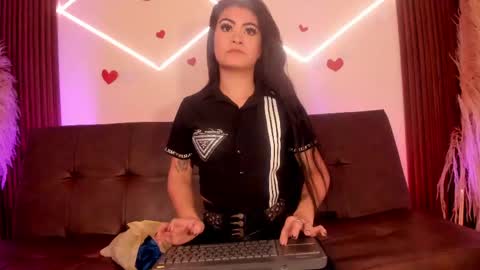 Snapshot of lunaa_lynch chatting on 04-29-26, 09:43 Luna online show from 04-29-26, 09:43
