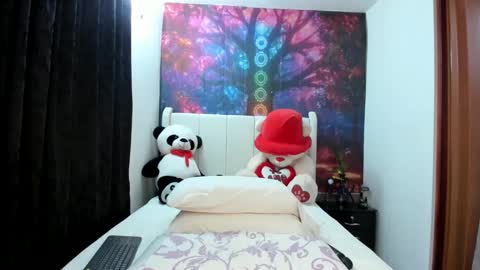 Snapshot of lunaa_mayerr chatting on 10-04-25, 01:03 lunaa mayer online show from 10-04-25, 01:03