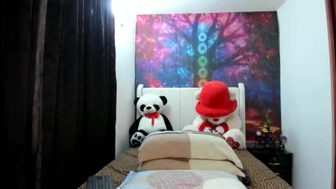 Snapshot of lunaa_mayerr chatting on 11-08-25, 01:06 lunaa mayer online show from 11-08-25, 01:06