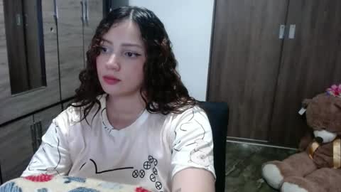 lunaa_sub online show from 05-17-26, 12:19
