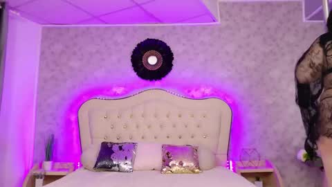 Snapshot of lunababe_ chatting on 01-14-26, 12:33 lunababe_ online show from 01-14-26, 12:33