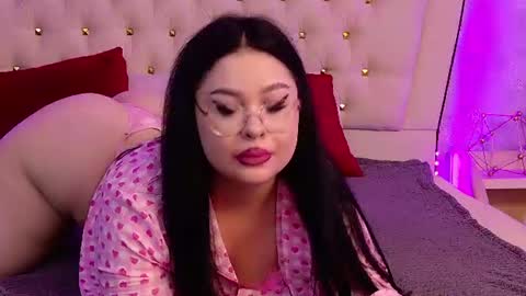 Snapshot of lunababe_ chatting on 06-13-26, 11:19 lunababe_ online show from 06-13-26, 11:19