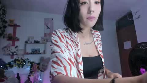 lunacristal_moon online show from 12-07-24, 11:23