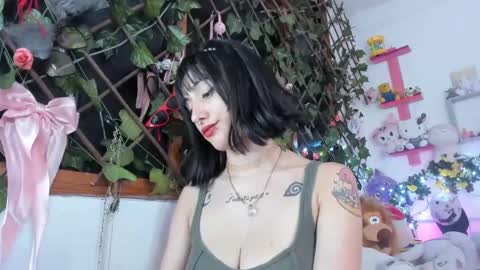 lunacristal_moon online show from 12-12-24, 09:40