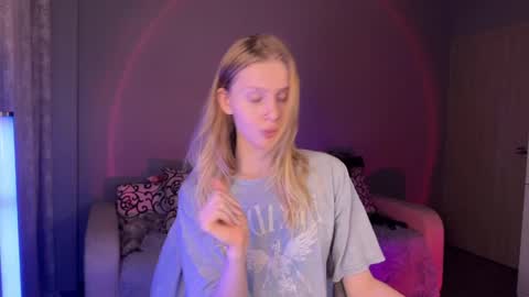 Britney online show from 09-08-25, 04:06