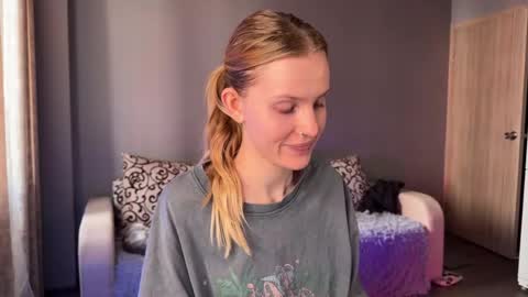 Britney online show from 09-21-25, 06:26