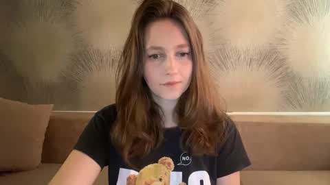 Snapshot of lunafeather chatting on 02-21-26, 05:19 lunafeather online show from 02-21-26, 05:19