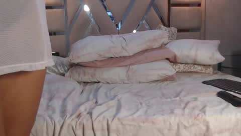 LUNA online show from 04-19-26, 04:56