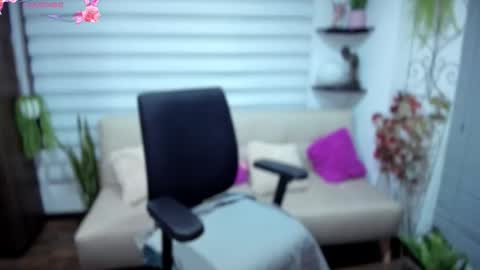 Luna online show from 09-10-25, 03:06