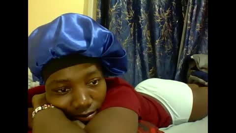 lunah_kitty online show from 05-18-26, 04:07