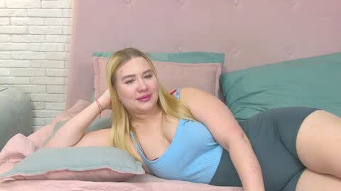 Snapshot of lunahouston chatting on 01-13-25, 01:13 LunaHouston online show from 01-13-25, 01:13