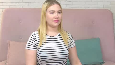 Snapshot of lunahouston chatting on 01-14-25, 07:21 LunaHouston online show from 01-14-25, 07:21