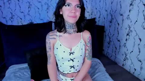 Lunai . special show when you reach 10000 followers .  online show from 07-11-26, 12:35