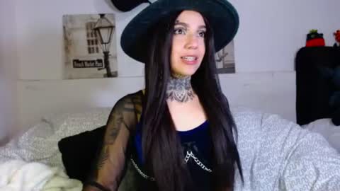 Lunai . special show when you reach 10000 followers .  online show from 07-27-26, 01:34