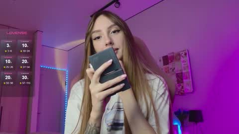 Luna online show from 10-05-25, 12:42