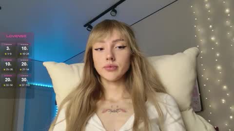 Luna online show from 12-23-25, 02:42