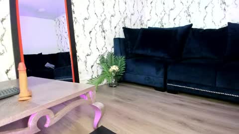 Snapshot of lunaliaa_ chatting on 05-16-26, 05:37 Lunalia online show from 05-16-26, 05:37