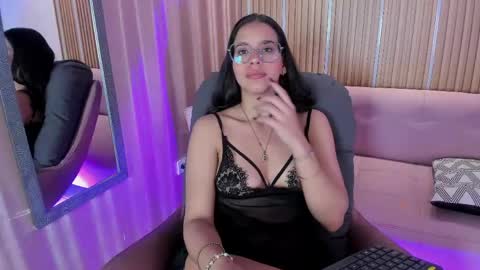 lunamillers_ online show from 05-05-26, 12:24