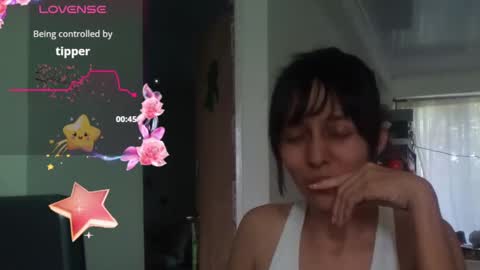 Snapshot of lunamoon_17 chatting on 12-11-24, 08:39 LUNA online show from 12-11-24, 08:39