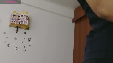 Snapshot of lunamoon_17 chatting on 10-01-25, 04:13 LUNA online show from 10-01-25, 04:13