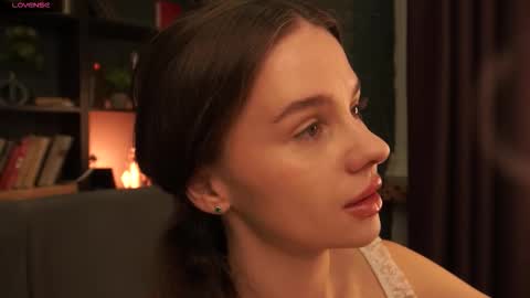 lunaolivia_ online show from 10-01-25, 12:44