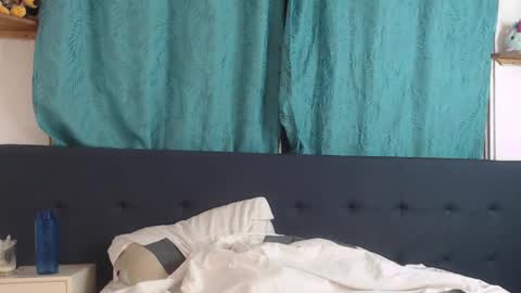 Snapshot of lunapalmer01 chatting on 01-06-25, 01:20 Julieth online show from 01-06-25, 01:20